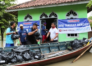 CIMB Niaga Bantu Korban Banjir di DKI Jakarta & Manado.jpg